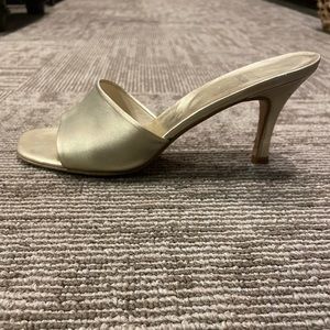 RARE VINTAGE STUART WEITZMAN HEELS
